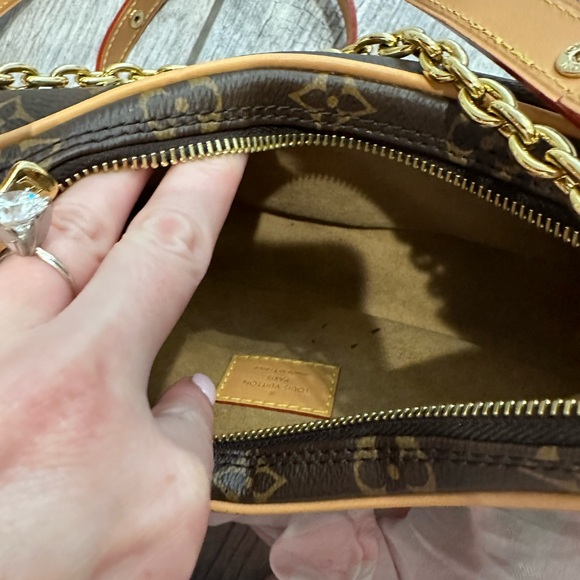 Louis Vuitton loop bag - Picture 4 of 5